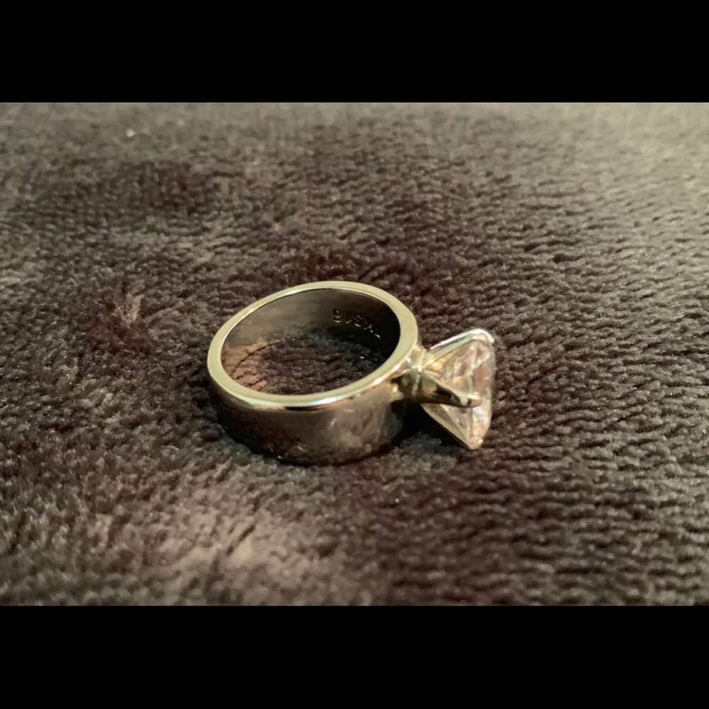 🎯 SOLD 🎯Solitaire Ring size 5 - Picture 5 of 8